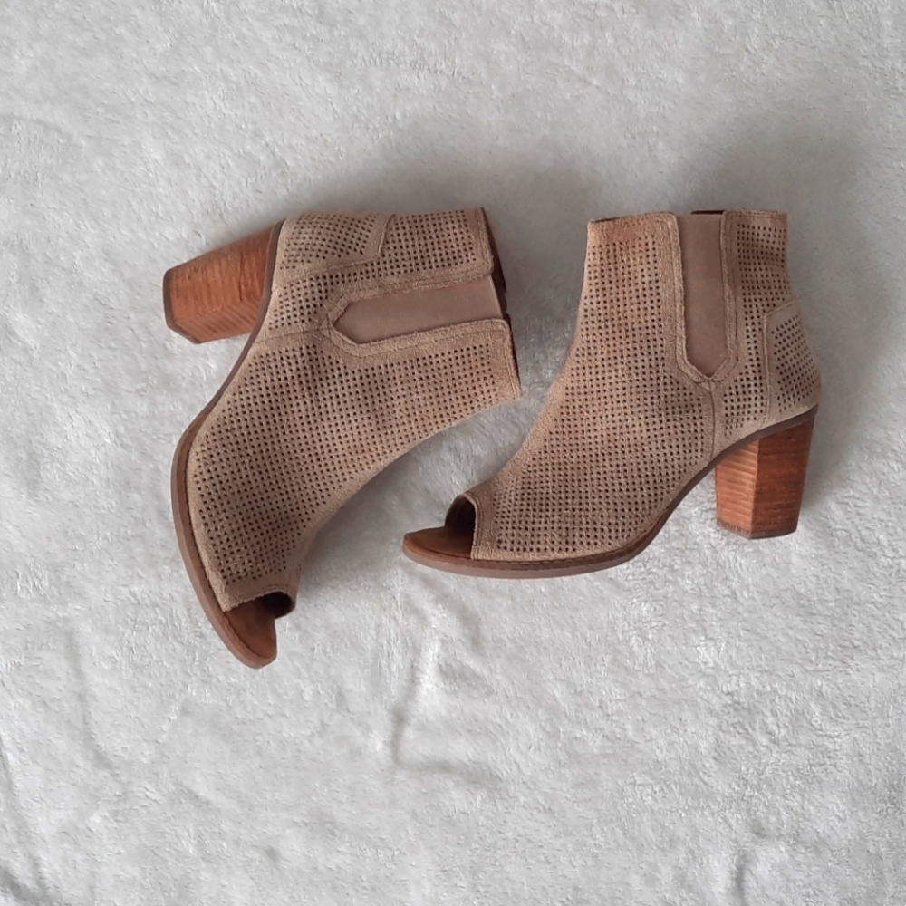 Women's Tan Peep-Toe Ankle Boots